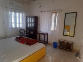 ashish (p) guest house